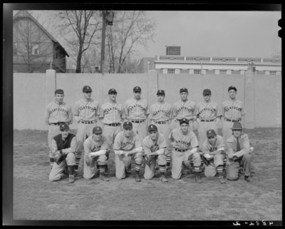 Baseball players, (1942 Kentuckian) (University of Kentucky);                             team portrait