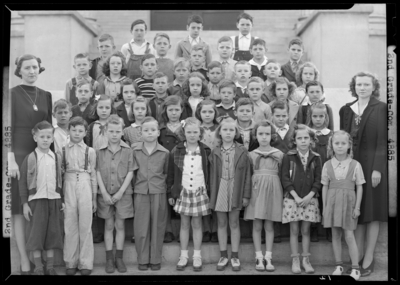 2nd Grade (Second Grade, Grade 2); Bourbon County School Groups,                             North Middletown High; exterior, group portrait