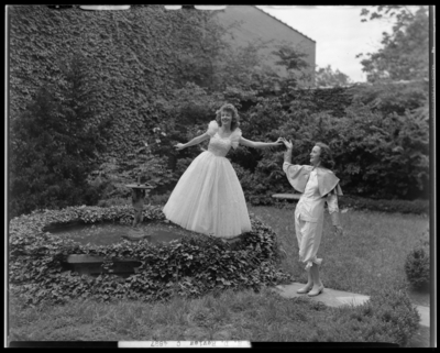 Loudon House Dance Review, Castlewood Park; two women dancers                             performing next to a fountain