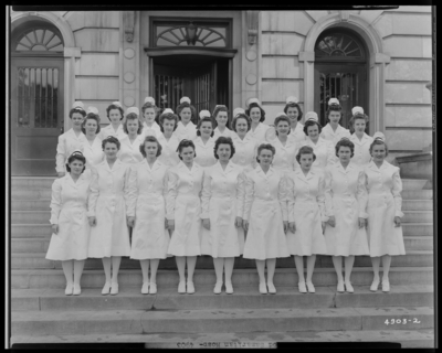 Good Samaritan Hospital, 310-330 South Limestone; nurses,                             graduating class, 1942; building, exterior, low steps; group                             portrait