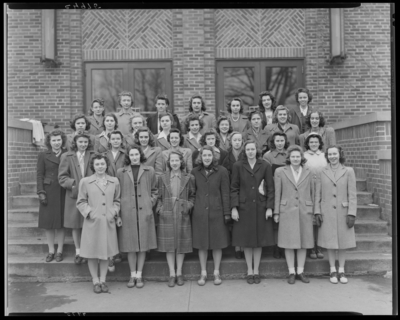Dutch Lunch Club, (1943 Kentuckian) (University of Kentucky);                             exterior of unidentified building; group portrait