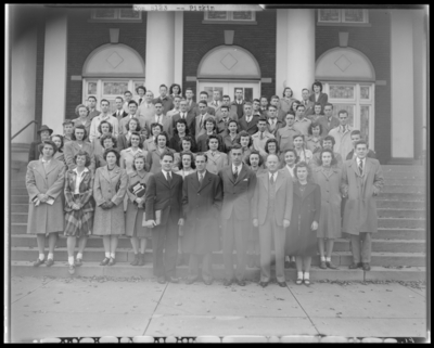 Pitkin Club (1944 Kentuckian) (University of Kentucky); group                             standing on steps of building