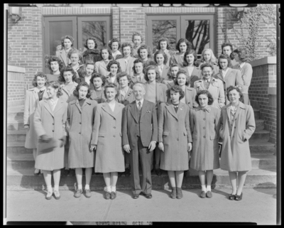 Dutch Lunch Club; University of Kentucky (1944 Kentuckian); group                             gathered on steps of building