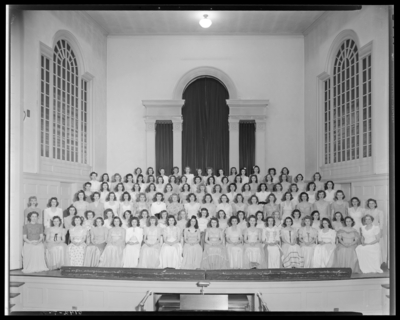 Women’s Glee Club (1944 Kentuckian) (University of Kentucky);                             group gathered in Memorial Hall