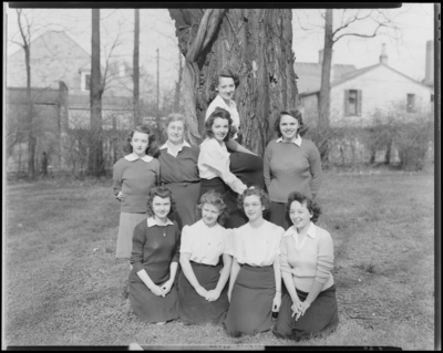 Sayre School for Girls, 194 North Limestone; freshman                             class