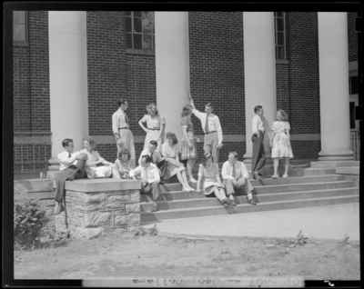 Georgetown College; students gathered in group