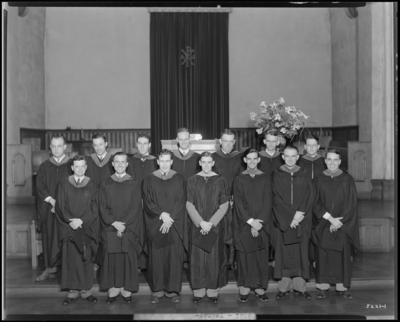 Transylvania College; graduating class group, College of the                             Bible (North Broadway, Third (3rd) and Fourth (4th) Street)