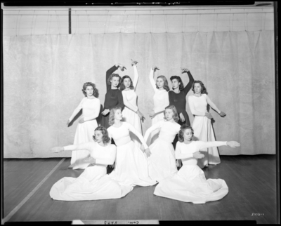 Tau Sigma, University of Kentucky; Girls Gym (Gymnasium) Annex;                             interior; dance club; group portrait