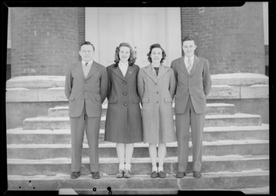 Georgetown College; exterior; group portrait of unidentified                             group