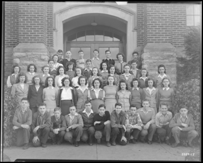 Sophomores, Garth High School (Georgetown); exterior; group                             portrait