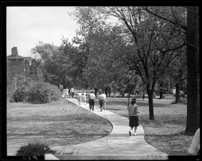Georgetown College; student scenes, campus scenes
