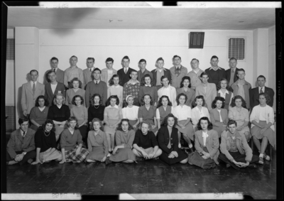 Independent Club (1946 Kentuckian) (University of Kentucky);                             group