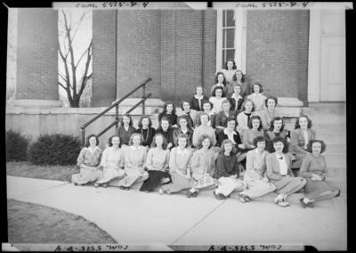 Georgetown College; Sigma Kappa actives; exterior; group                             portrait