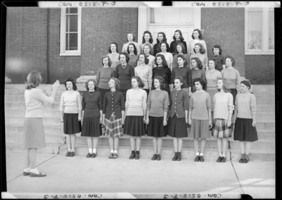Georgetown College; BSU (Baptist Student Union) Choir; exterior;                             group portrait