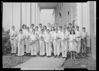 Morton Junior High School, 120 Walnut Street; Band; group                             portrait