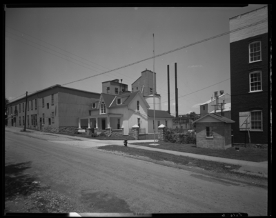 Parks & Tilford Dispensary (Midway, Kentucky); buildings;                             exterior