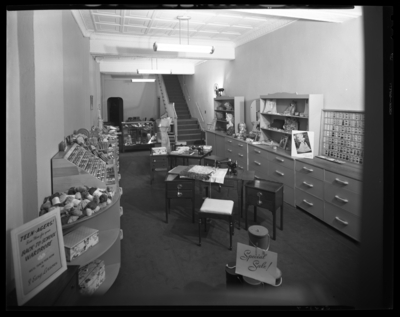Singer Sewing Machine Company, 257 West Short); interior;                             showroom