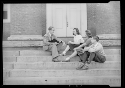 Georgetown College; Sophomore Officers; exterior; group                             portrait
