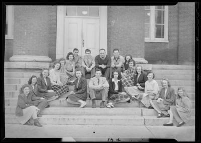 Georgetown College; Future Teachers of America or Volunteers AB;                             exterior; group portrait