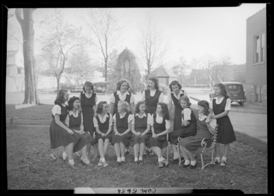 Forum Group; St. Catherine's Academy (Sisters of Charity of                             Nazareth), 240 North Limestone; exterior; group portrait