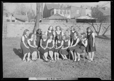 Forum Group; St. Catherine's Academy (Sisters of Charity of                             Nazareth), 240 North Limestone; exterior; group portrait