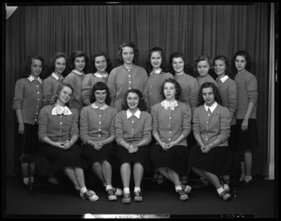 Starlets Club; St. Catherine’s Academy (Sisters of Charity of                             Nazareth), 240 North Limestone; group portrait
