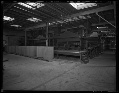 Clay Gentry Graves Tobacco Warehouse #1 (number 1, no. 1); 1062                             South Broadway; interior; machinery