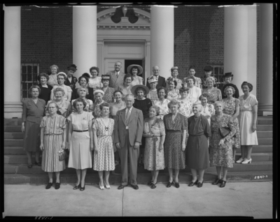 National League of Teachers Association; University of Kentucky;                             Memorial Hall; exterior; group portrait