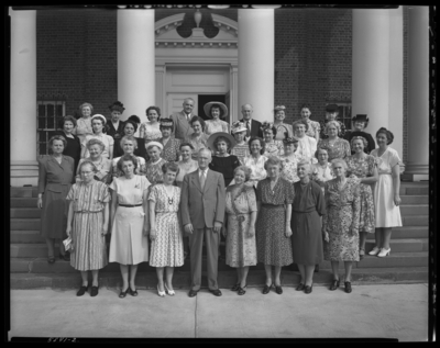 National League of Teachers Association; University of Kentucky;                             Memorial Hall; exterior; group portrait