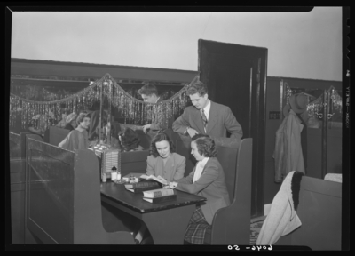 Belle of the Blue; Georgetown College; cafe; interior; group of                             students sitting in a booth