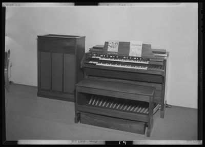Shackleton’s Music Store Incorporated, 147 East Main; interior;                             electric organ