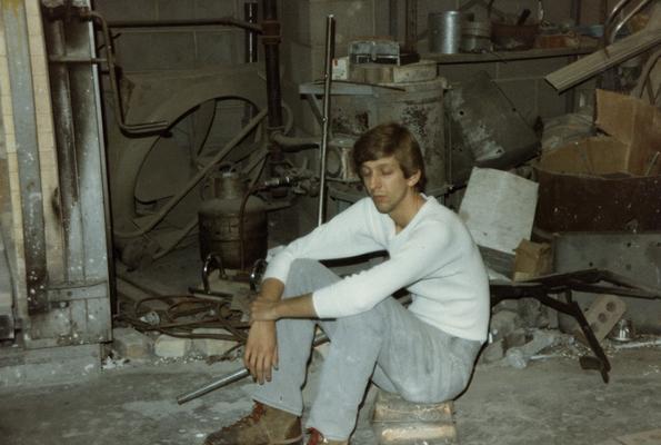 An unidentified man in the University of Kentucky foundry. The photograph was taken by Zig Gierlach