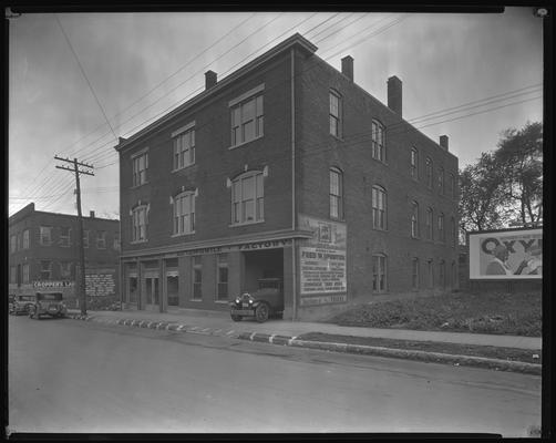 Upington, Fred W. Automobile Factory, 253-255 East Short (automotive painting, detailing, body work); exterior