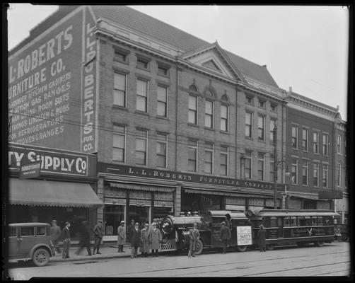 L.L. Roberts Store; exterior, (425-429 West Main Street)