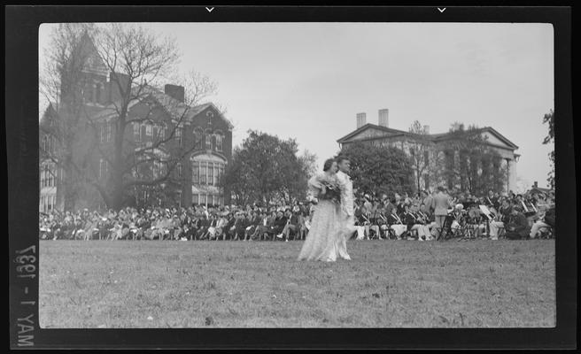 Transylvania (College) Day; Queen's court; couple standing in lawn