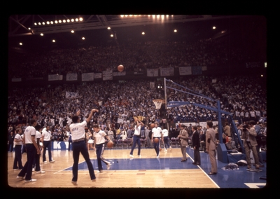 UK vs. LSU: Players warm-up