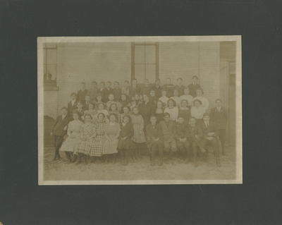 Large group photo, mostly children