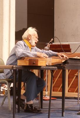 John Jacob Niles performing at an unknown event