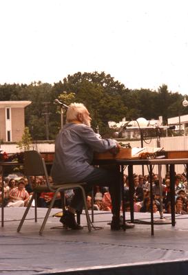 John Jacob Niles performing at an unknown event