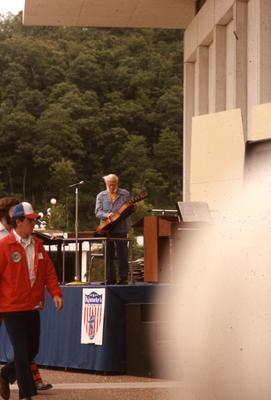 John Jacob Niles performing at an unknown event