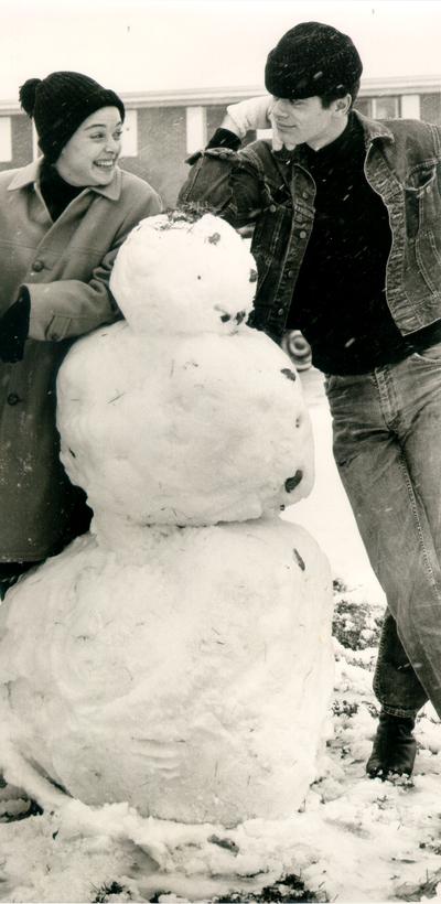 Groups; Unidentified; Building a snowman