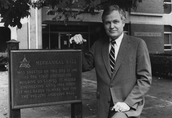 Bowen, Ray M., Dean, College of Engineering, 1983 - 1989