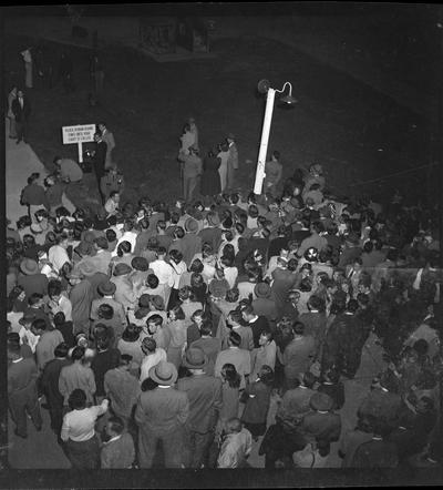 UK Crowd at Airport after Old Miss