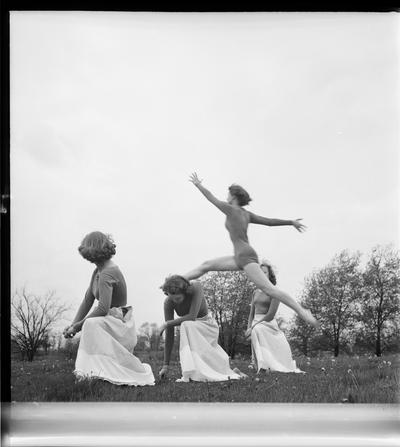 Tau Sigma Modern Dance in Country