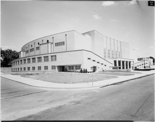 Memorial Coliseum Exterior