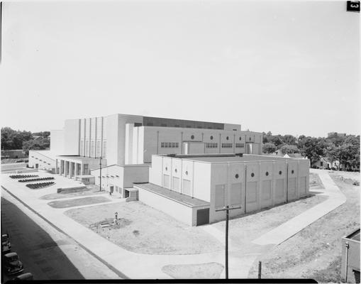 Memorial Coliseum Exterior