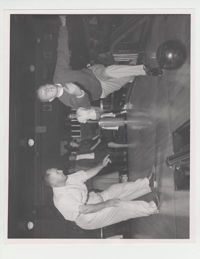 Sergeant Perkins observes the footwork of Dutch (Arthur W., Jr.) Hatterick, Cynthiana, as the class looks on