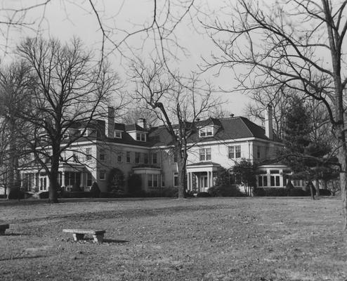 Carnahan House on the Coldstream Farm, now the University of Kentucky's Industrial Park on Newtown Pike, Lexington, Kentucky. Photographer: Kentucky Agricultural Extension