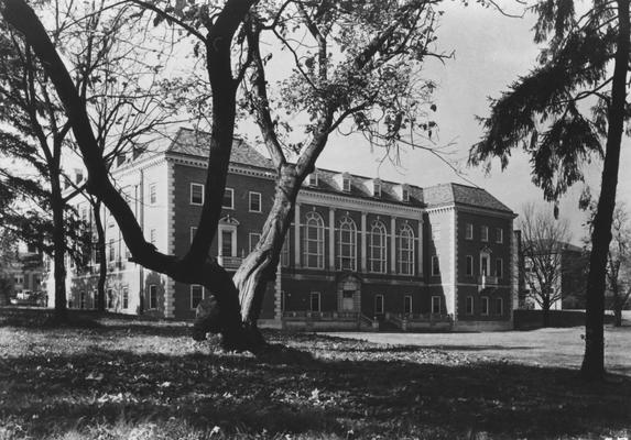Margaret I. King Library, at the University of Kentucky as it appeared after the opening in 1931. This print is located in the Nollau Nitrate collection box 3, image 1287. Credit is given to University of Kentucky Archives