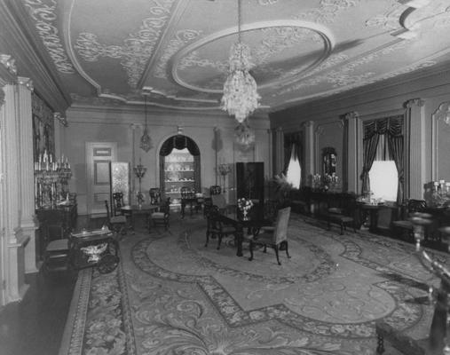 Upstairs sitting room but later this was used for luncheons at Spindletop Hall